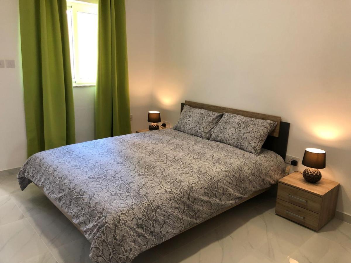 Beautiful Sliema Seaview Apt Екстер'єр фото